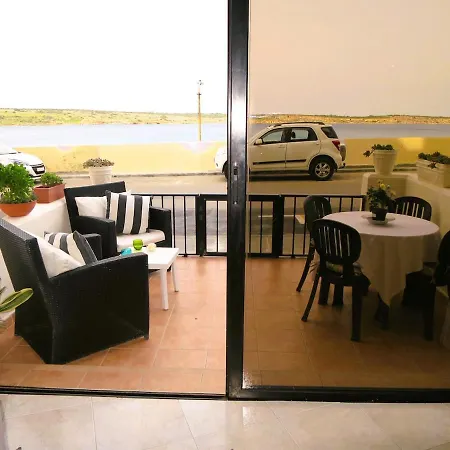 アパート Seafront With Panoramic Ocean Views メーリッハ