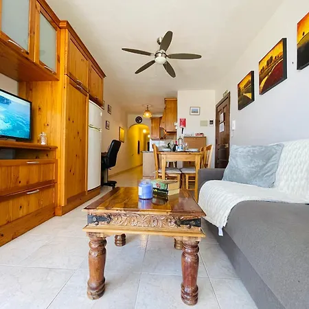 Seafront With Panoramic Ocean Views アパート *