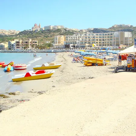 Seafront With Panoramic Ocean Views
