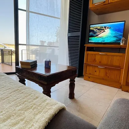 Seafront With Panoramic Ocean Views アパート